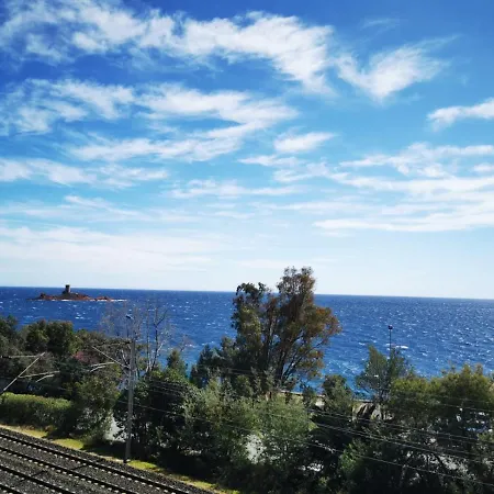 캠프장 Mobil Neuf L Ile Dor St Raphael Avec Piscine Saint-Raphaël